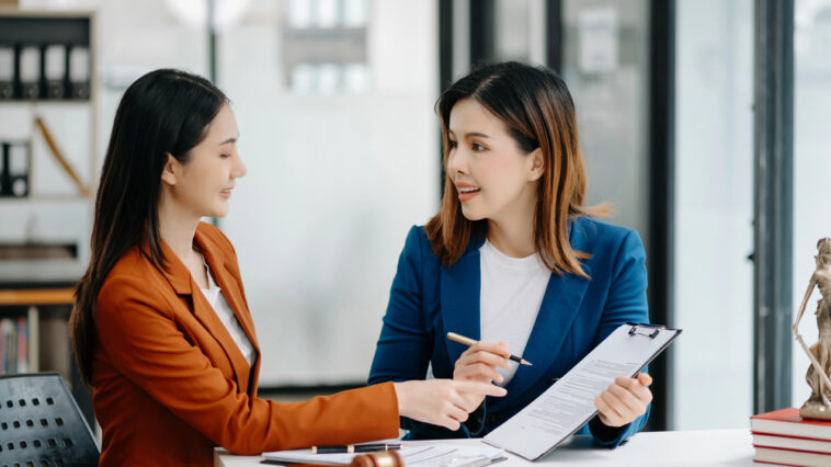 Die richtige Beratung beim Bau eines Fertighauses – Voraussetzungen, Anforderungen und Risiken